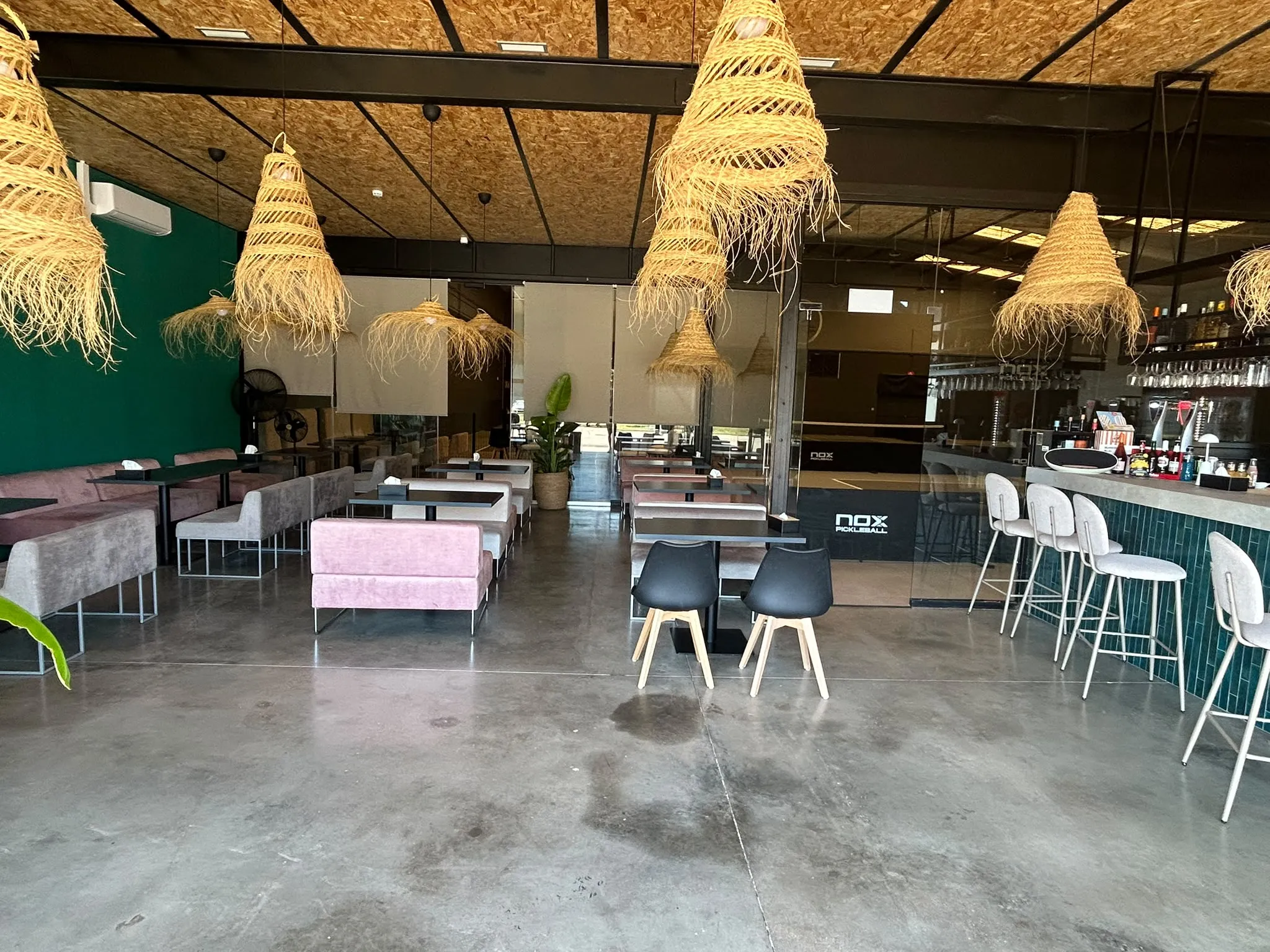 Barra de la cafetería del club